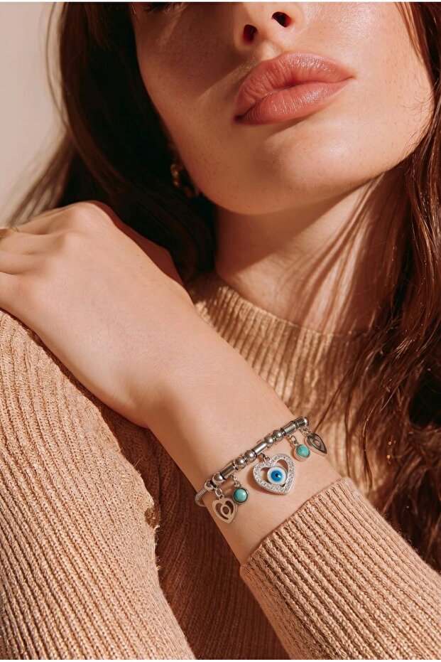 Luxurious and Showy Daisy Figured Stone Bracelet