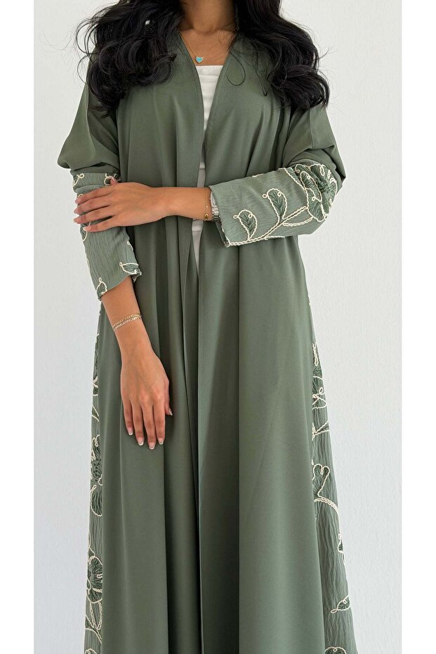 عباية كريب مطرزة طراز mwt1130 - 7