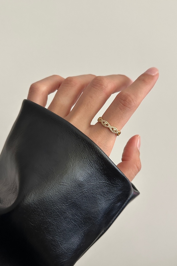 Full Tour Tiny Eye Ring