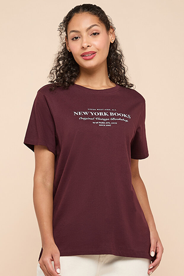 Typography Print T-Shirt with Crew Neck and Short Sleeves