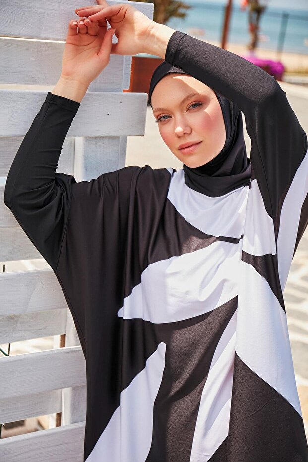 Full Covered Hijab Swimsuit Set Black and White Geometric Patterned 4 Piece - M2309