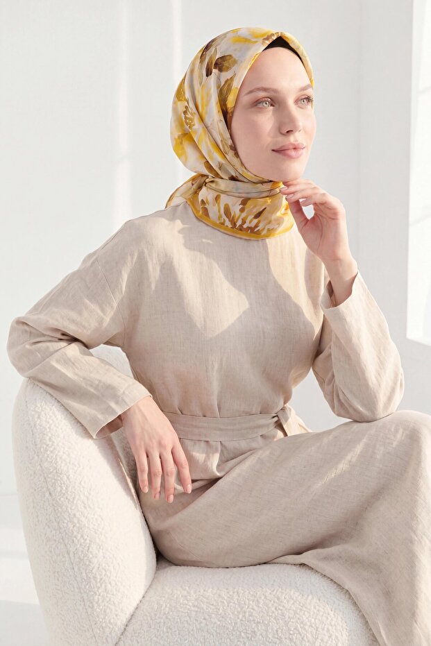 وشاح ناعم بلون الخردل المائي 90x90