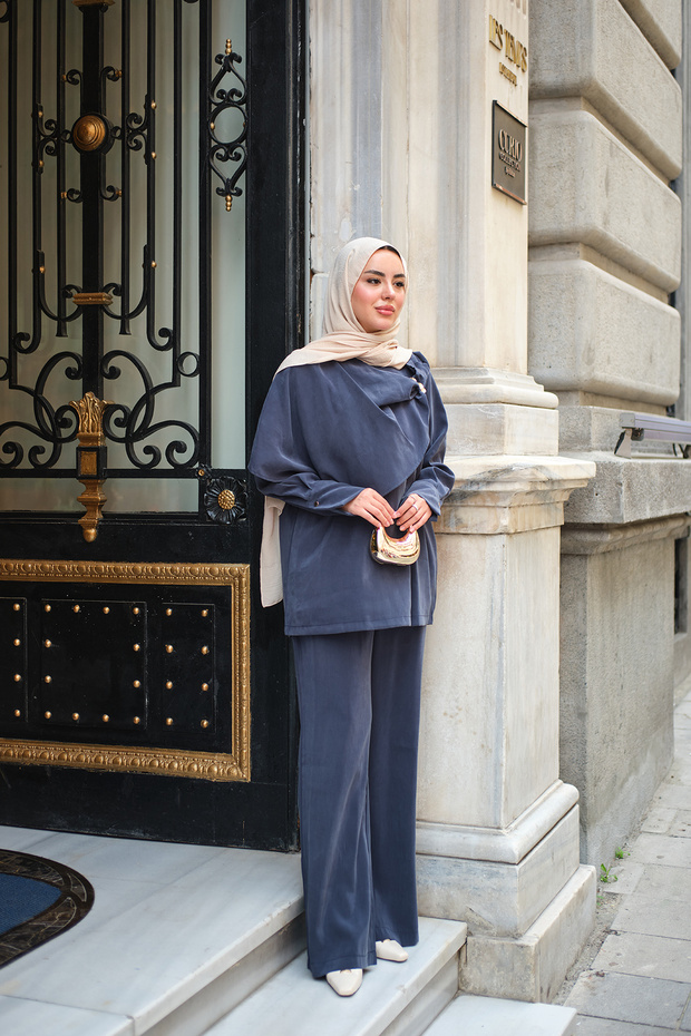 Women's Gold Detailed Cape Suit Navy Blue