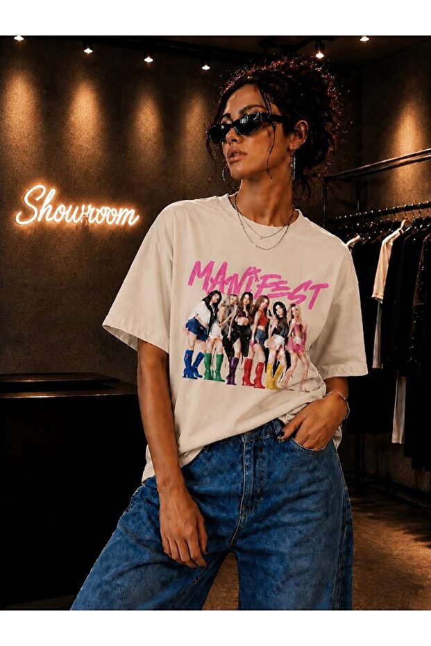 Unisex Oversized T-Shirt with Manifest Print