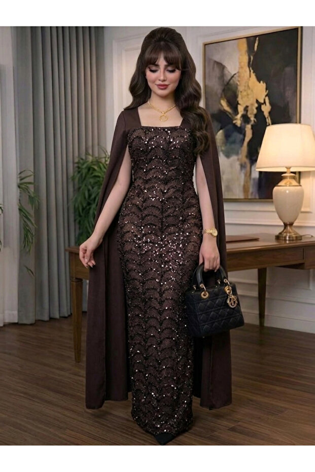 فستان سهرة فاخر بني