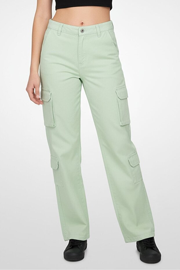 Women Straight Fit Solid Cargo Pants, Light Green