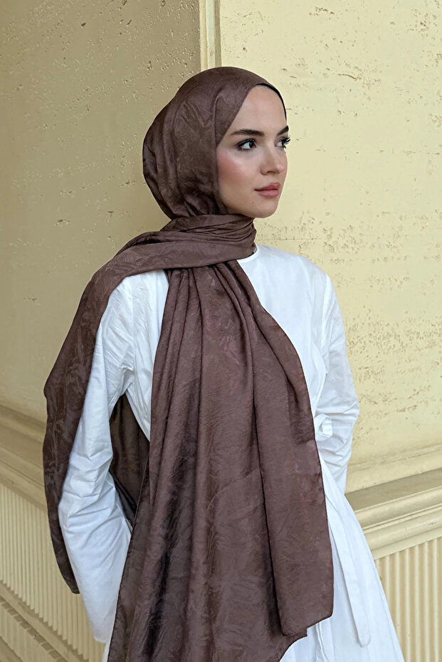 شال جاكار فاخر مضيء - بني
