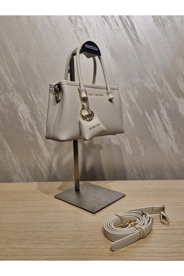 Stylish Women's Charm Detailed Shoulder Bag