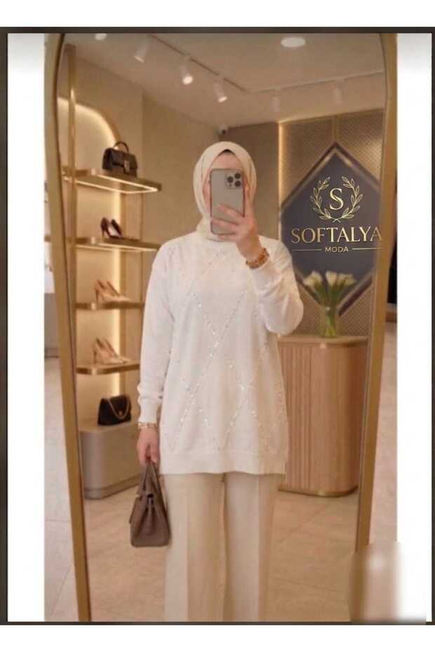 Women's Modern Hijab Tunic with Diamond Pattern