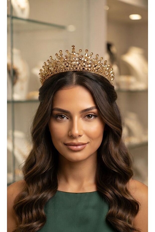 Stone-Encrusted Henna and Bridal Princess Model Crown