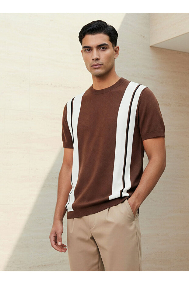 VERTCIAL BLOKCING STRIPE CREW TEE