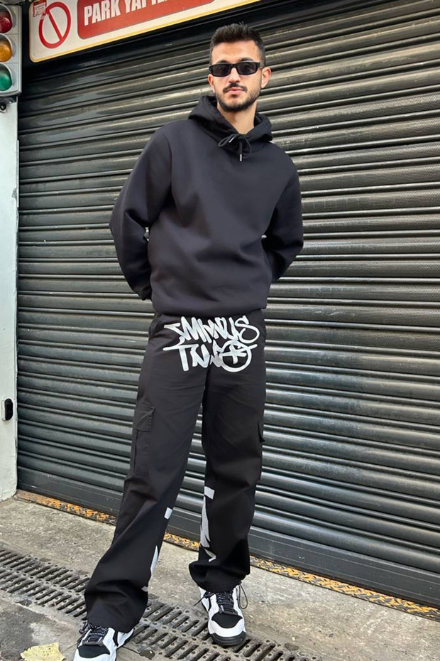 Unisex Graffiti Printed Cargo Pants with Pocket Detail