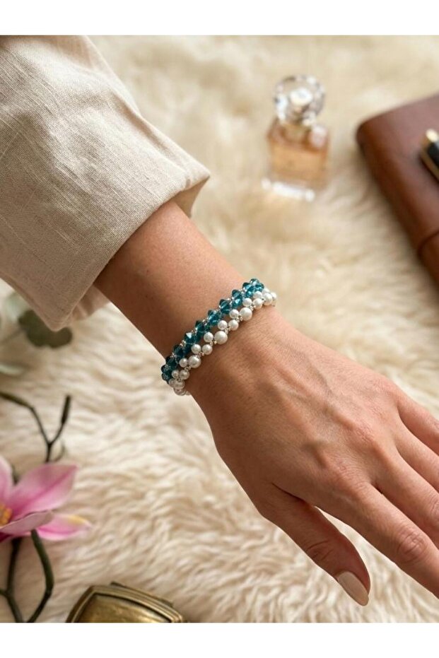 Perle & Cristal – Special Design Blue Crystal Stone and Pearl Bracelet