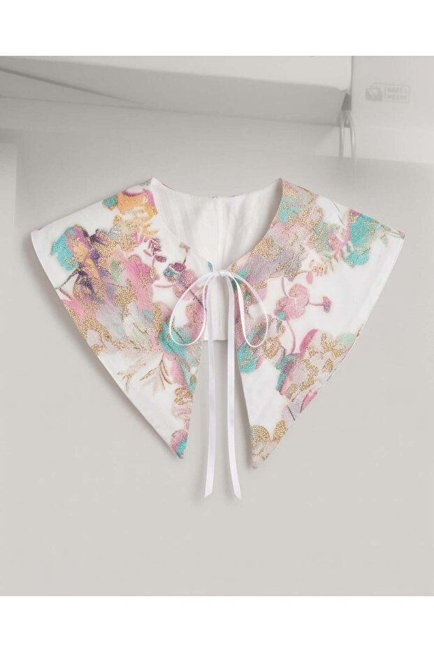 Elite Flower-Patterned Collar