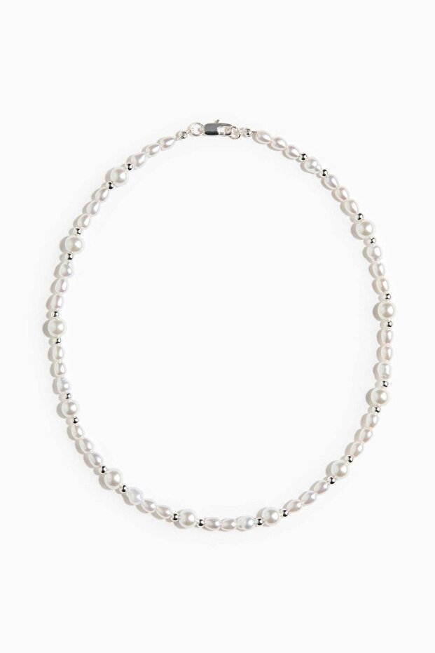 Beaded necklace