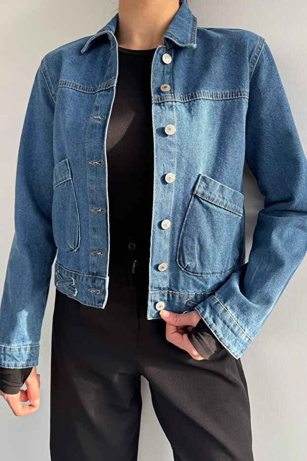 Blue Women's Double Pocket Front Buttoned Eyelet Detailed Jean Denim Jacket