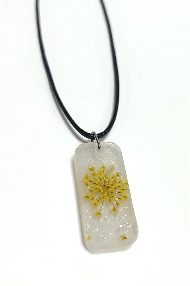 Sultanotu Flower Rectangular Epoxy Necklace