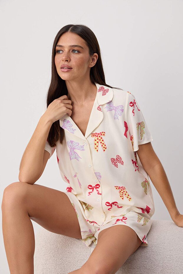 Trendyolmilla  Çok Renkli Kurdele/Fiyonk Desenli Viskon Dokuma Pijama Takımı THMSS26PT00215 - Görsel 2