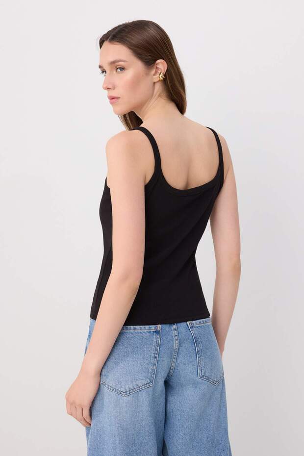 Siyah-Beyaz Fitted/Vücuda Oturan Havuz Yaka Biyeli Fitilli Esnek Örme Atlet TWOSS26AL00122 - 4