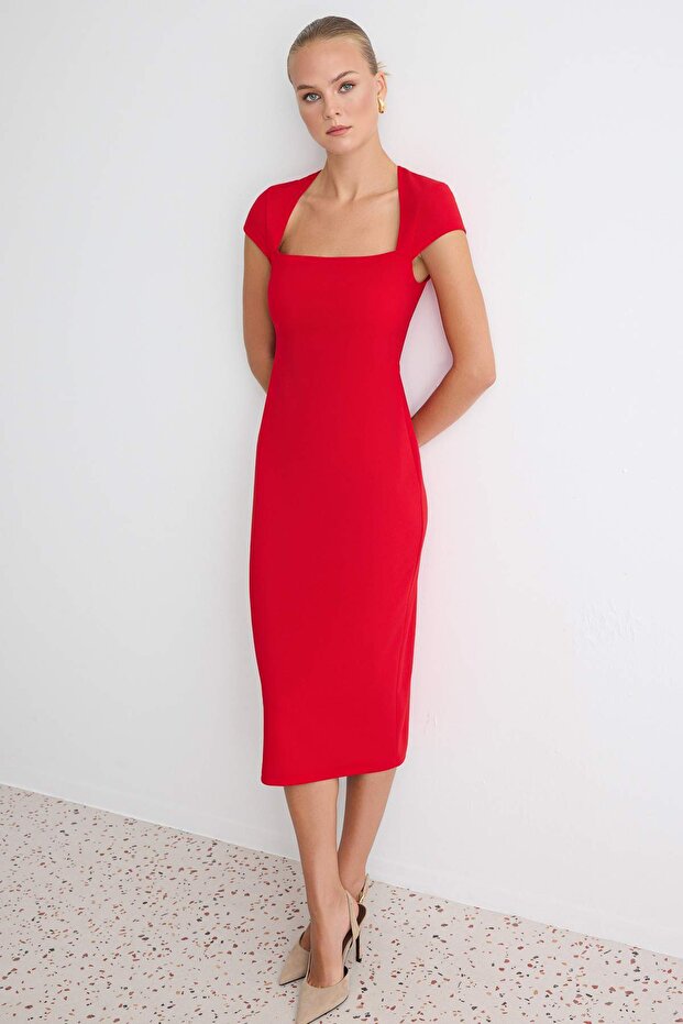 Kırmızı Bodycon/Vücuda Oturan Havuz Yaka Ay Kol Midi Esnek Örme Elbise TWOAW27EL00024