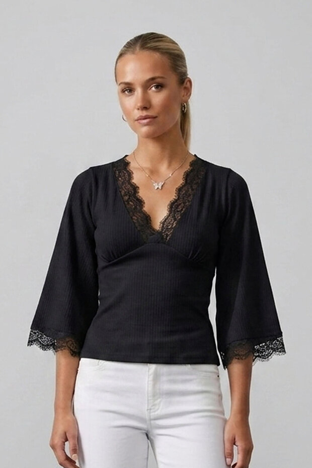 Quit Slim Fit Bele Oturan V Yaka Dantel Detaylı Volan Kollu Kadın Bluz & Top & Tshirt - Siyah