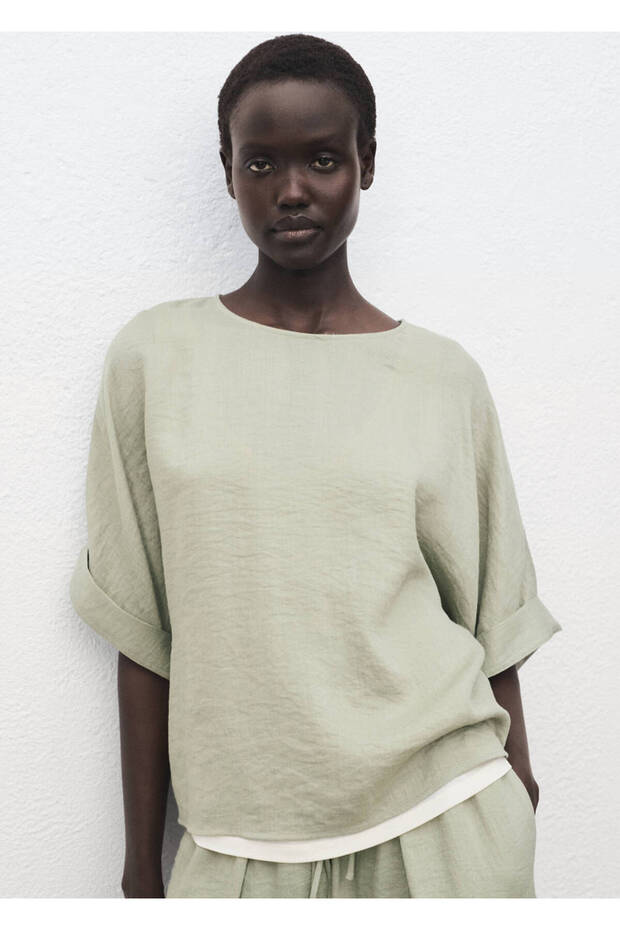 Oversize Curl Sleeve Blouse