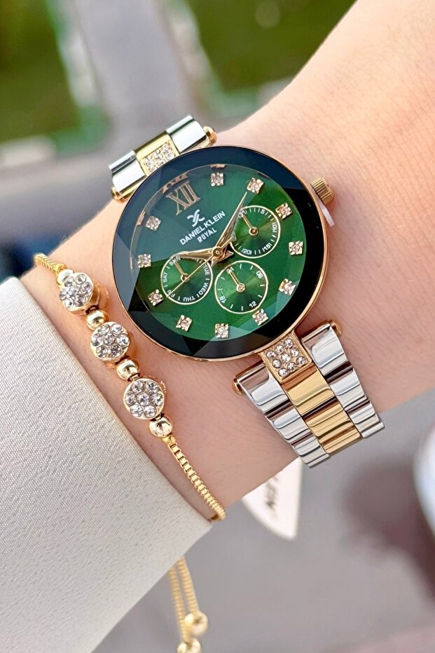 32 mm Women's Wristwatch with Green Dial and Gold Silver Color Strap, Gift Packaged