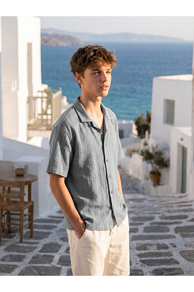 Nevavm Short-Sleeved Boy's Shirt with Difference