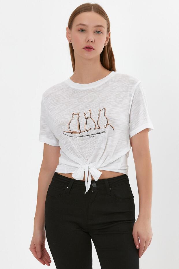 Printed Lace-Up T-Shirt (B22-24300)