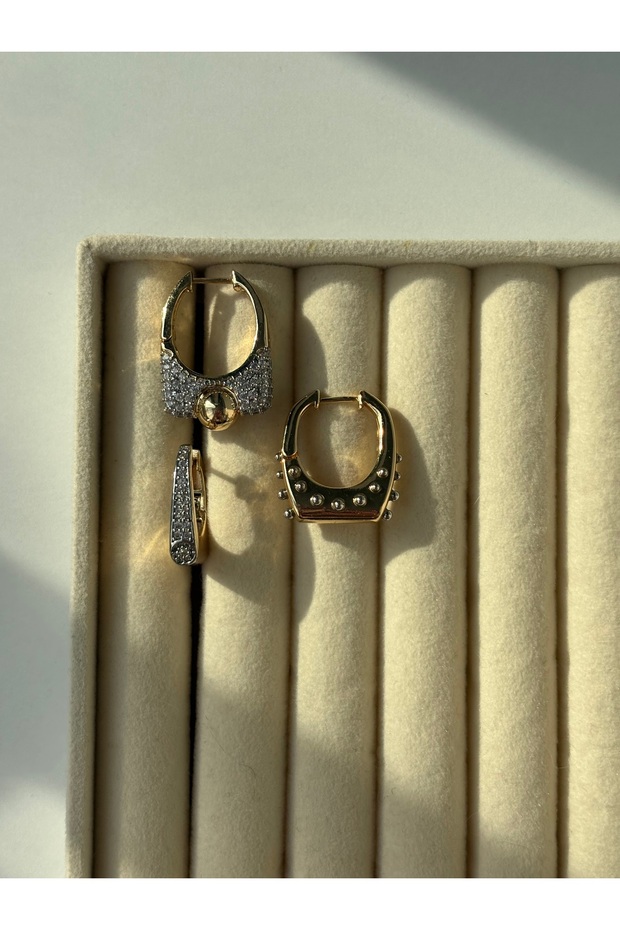 3 Earrings - 3