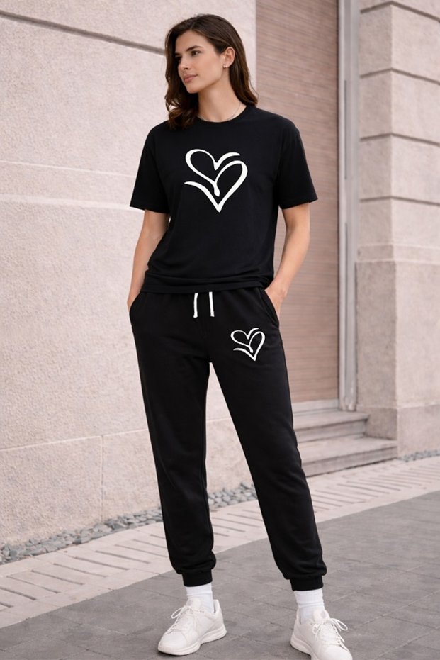 New Season Heart Printed Women's Tracksuit Set – Comfortable Fit Stylish Sports Combination