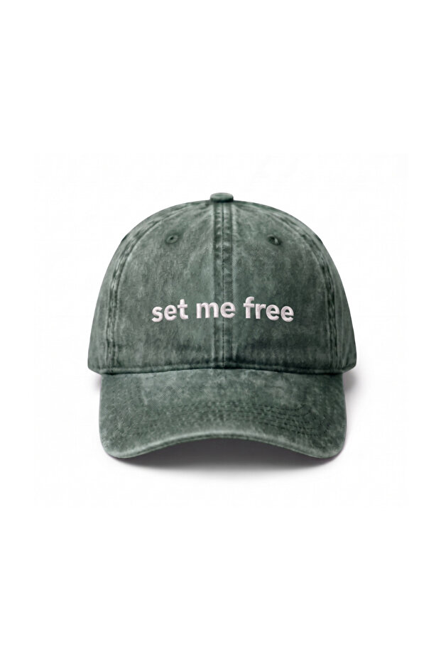 ''Set Me Free'' Embroidered Washed Cap /''Set Me Free'' Embroidered Washed Baseball Cap