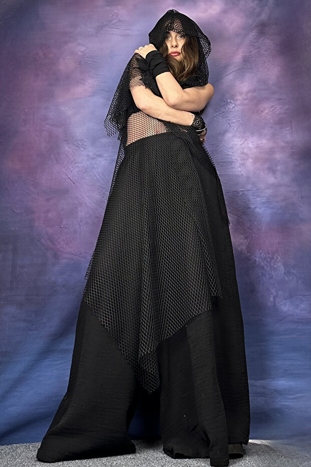 Fi̇le Asymmetric Hooded Vest