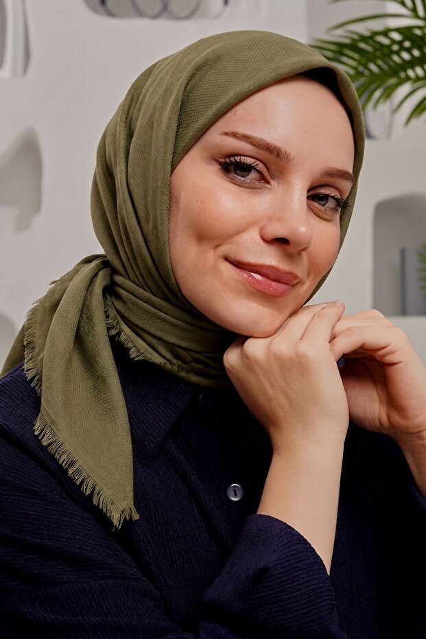 وشاح قطني كاكي