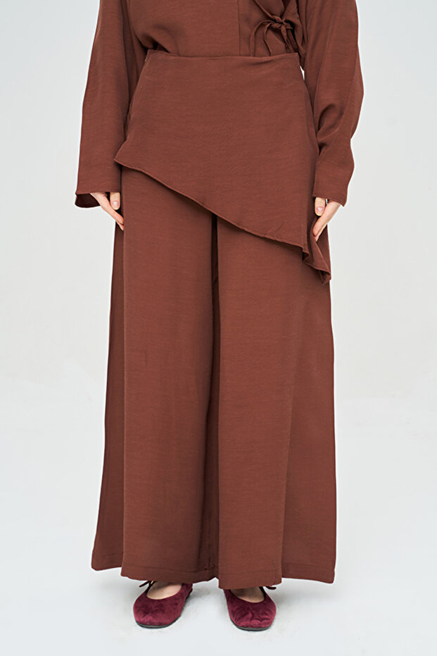 Women's Asymmetrical Waist Detailed Solid Color Wide Leg Pants