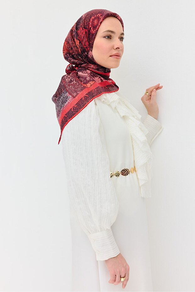وشاح مونار حديث باللون الأحمر 90x90
