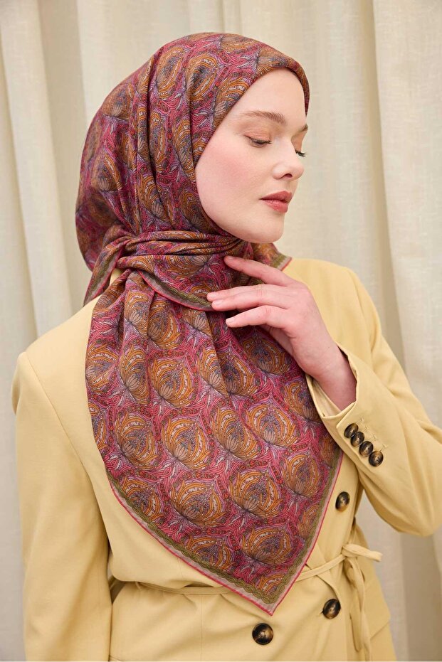 Monare Scarf Bud Pomegranate Flower 90X90