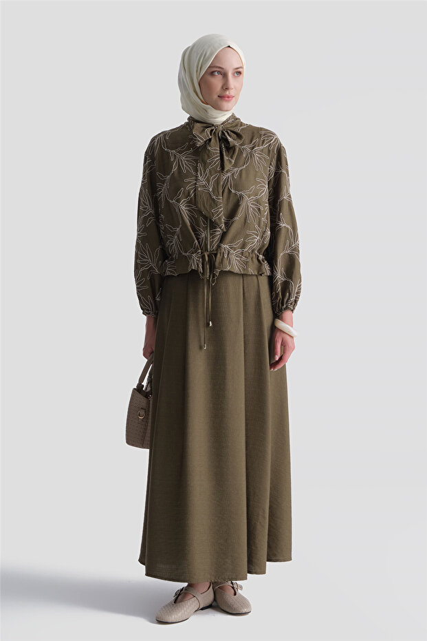 Embroidered Scarf and Jacket Set in Oil Green