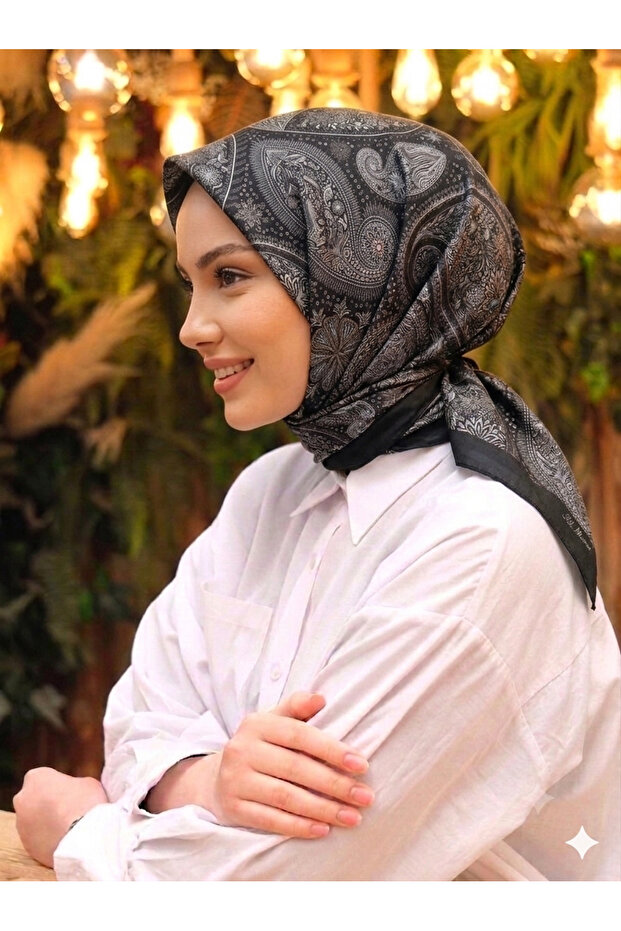 Shawl Patterned Hand-Sewn Soft Scarf - Black