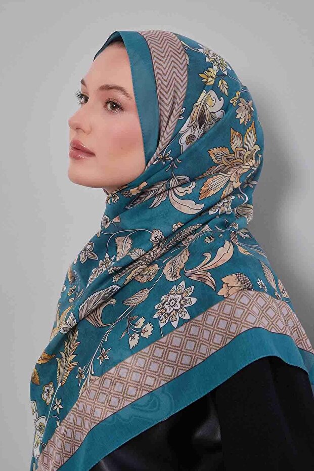 شال رياضي بنمط زهرة التوليب الخضراء