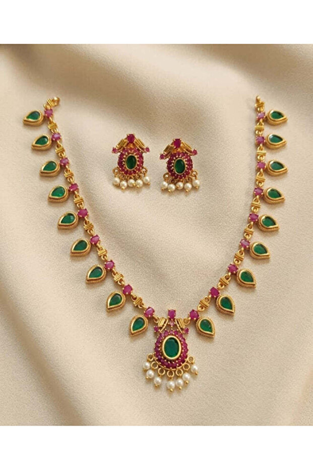 Trendy Palakka Short Necklace Set