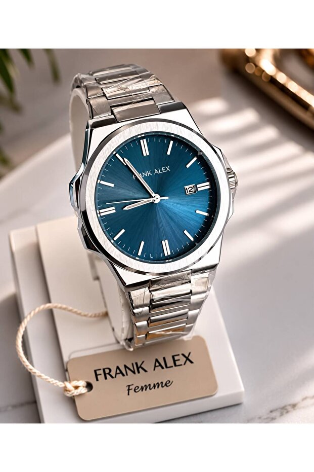 Men's Wristwatch with Blue Dial and Silver Strap