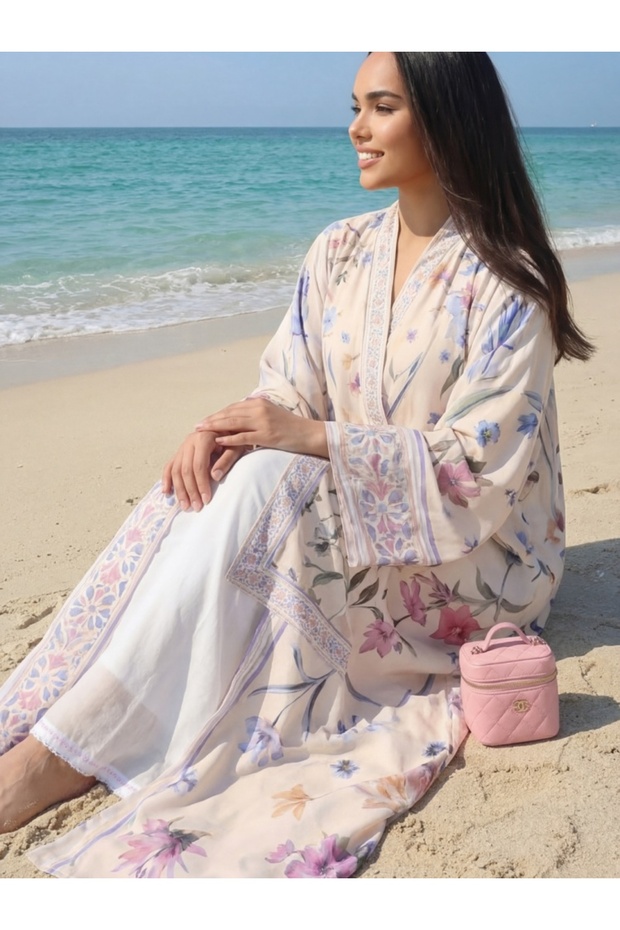 عباءة مطبوعة مع غطاء رأس