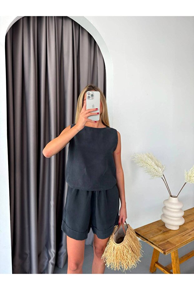 Gabardine Slim Shorts and Undershirt Set