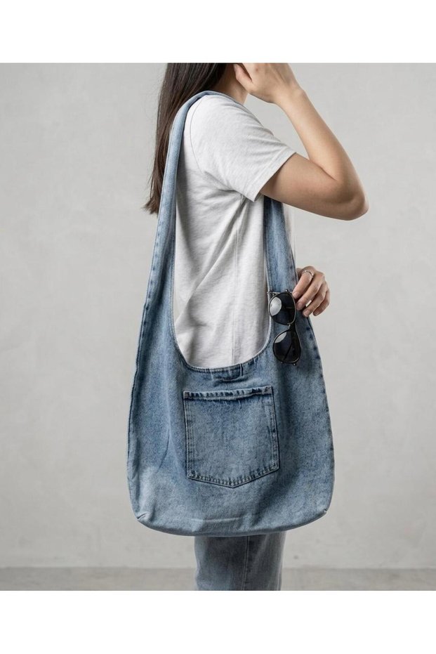 Trendy Saddle Bag with Shoulder Strap and Glasses Detail, Jean Denim and Crossbody Bag (Height 33 cm Width 42 cm)