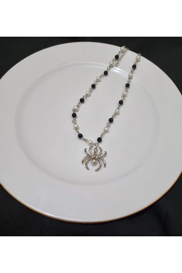 Gothic Spider Pearl Necklace