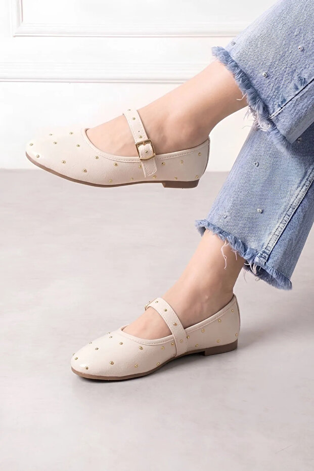 Pinta Beige Wrinkled Patent Leather Metal Mini Trocley Belted Ballerinas