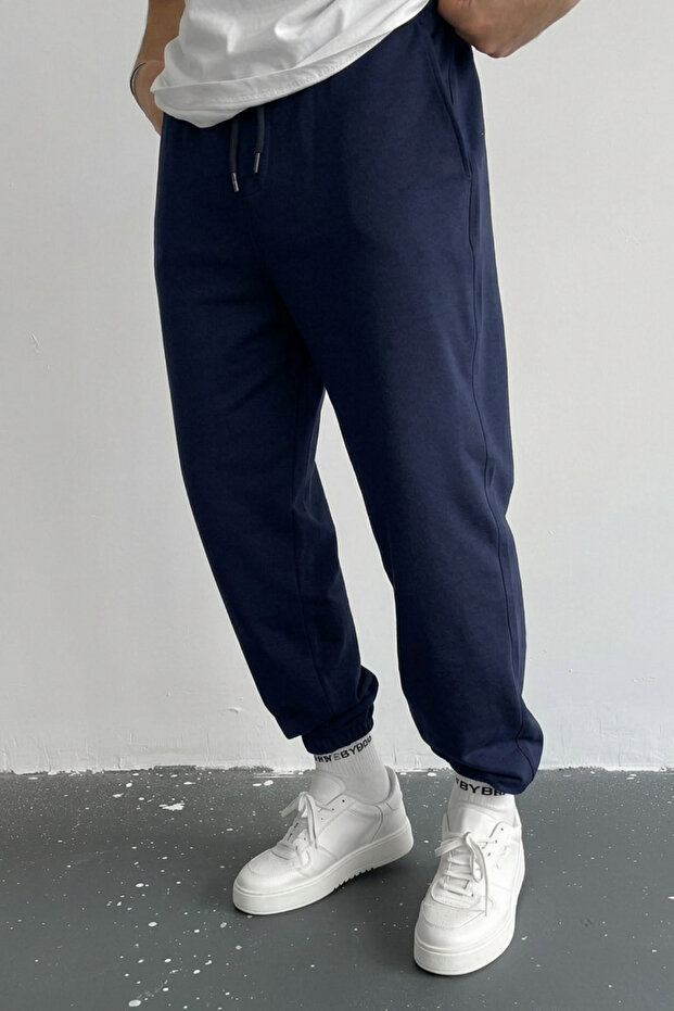 Baggy Cut Sweatpants with Elastic Cuffs for Winter