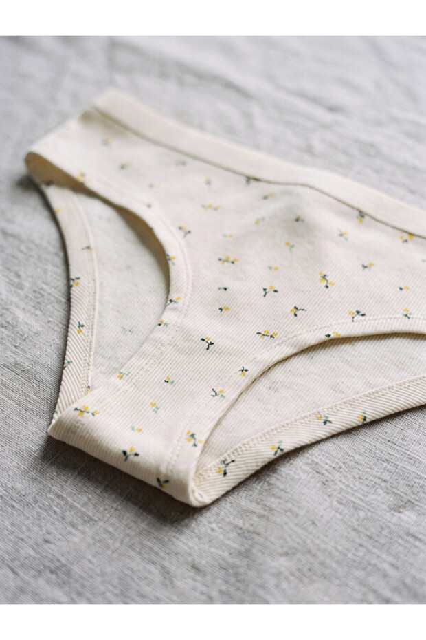 Esvab • Modern & Distinctive Floral Hipster Panties