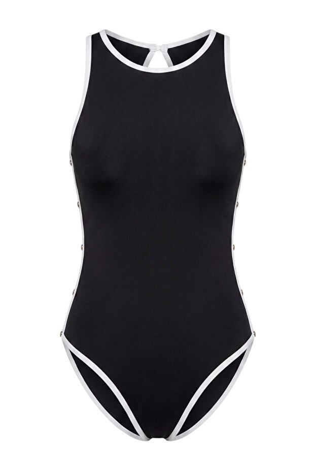 Siyah Halter Yaka Biyeli Cut Out Detaylı Döküm Aksesuarlı Regular Mayo TBESS26MA00092 - 1